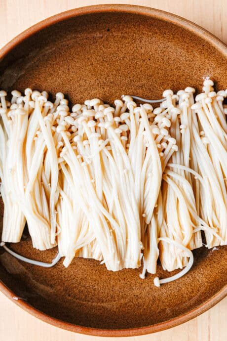 Champignons enoki blanchis