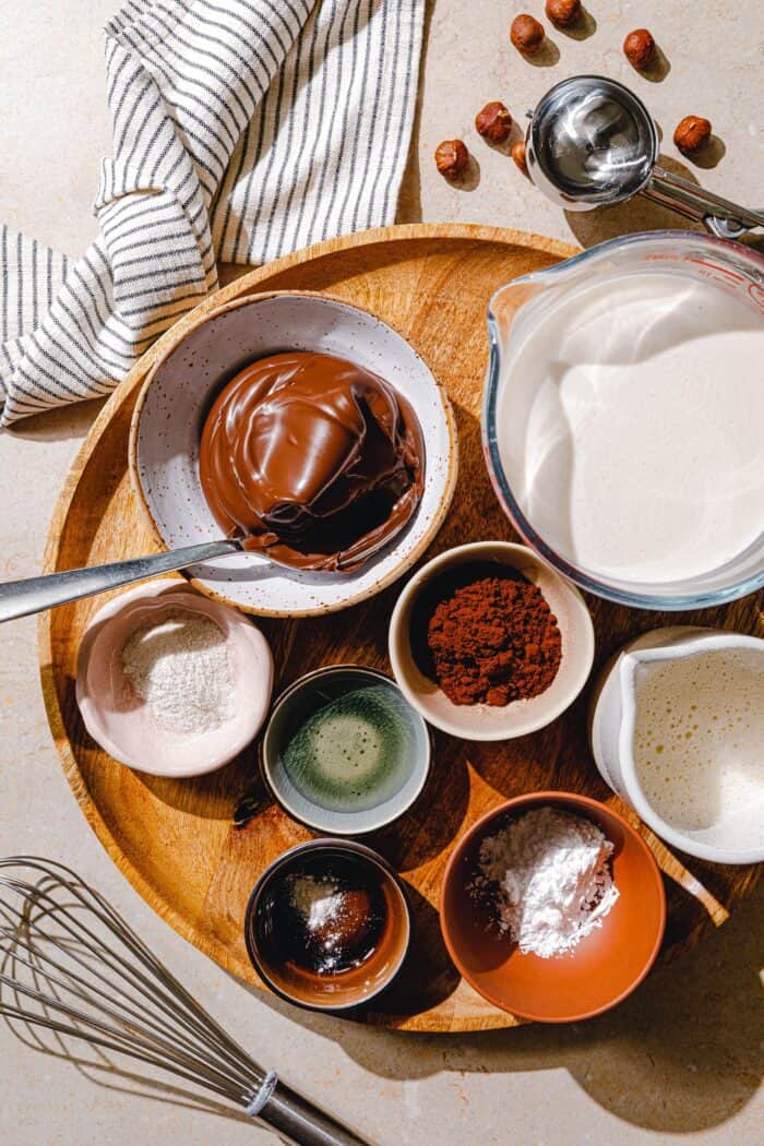 Ingrédients pour la glace végétalienne au Nutella