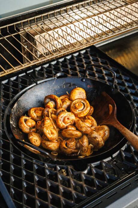 Champignons braisés grillés