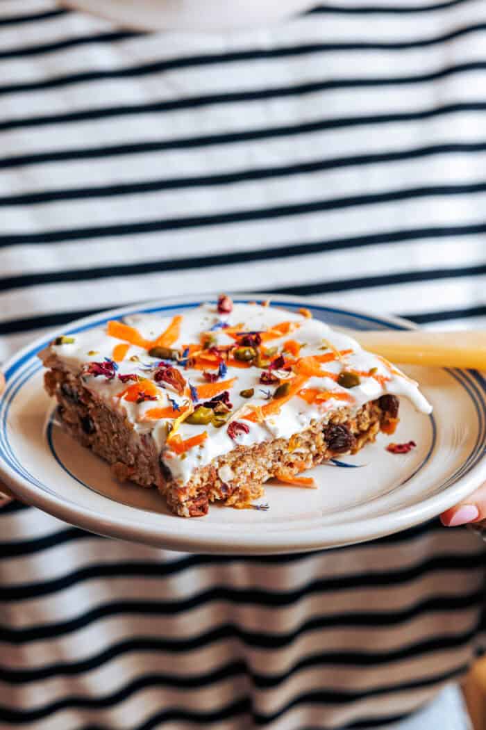 Gâteau aux carottes et flocons d'avoine cuits au four