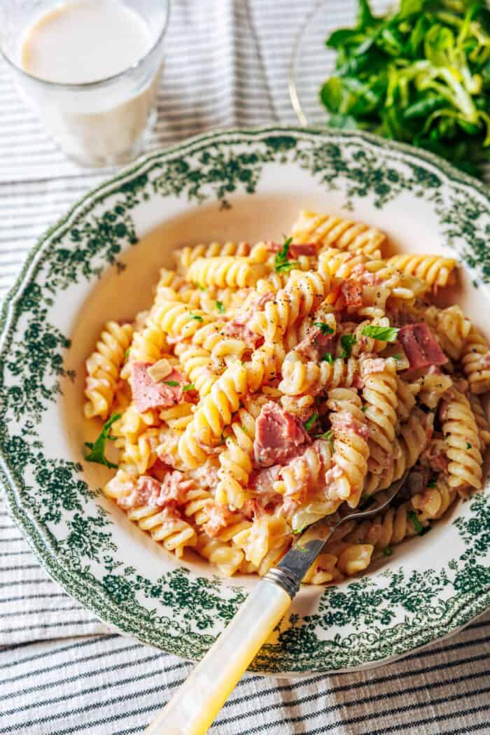 Nouilles végétaliennes au jambon