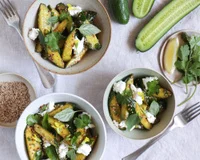 Salade de concombre au sésame et chèvre frais