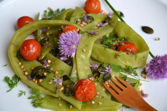 Salade de haricots plats et tomates cerises