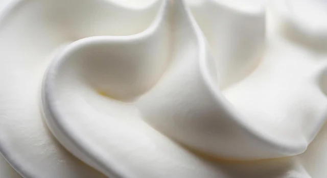 Différenciez la chantilly et la crème fouettée : l'astuce qui fait la différence !