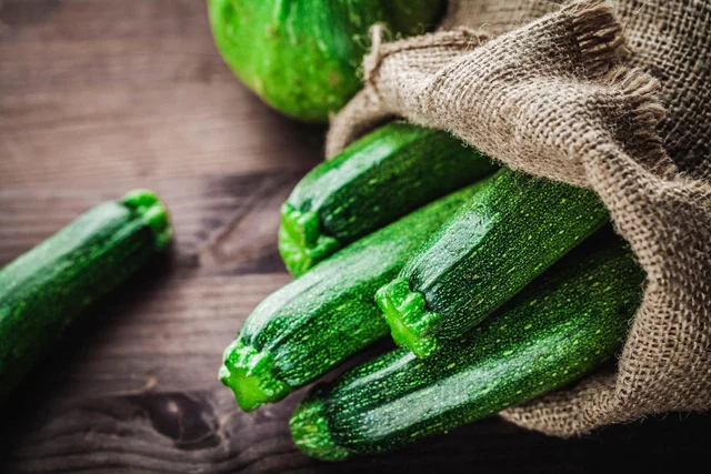 L’astuce pour conserver des courgettes croquantes et non amères longtemps