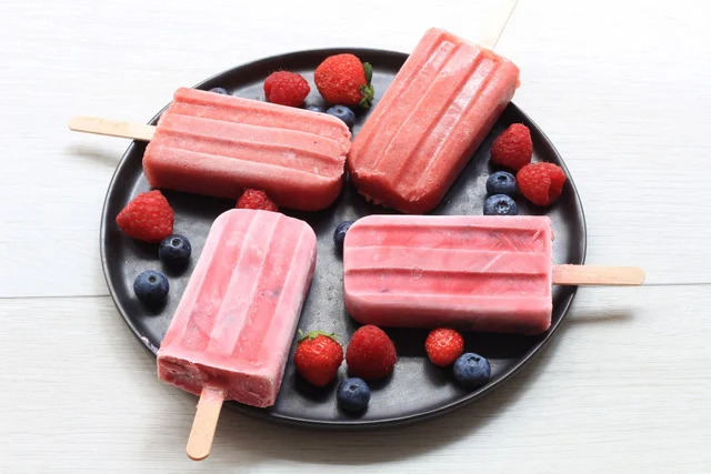 Préparez une glace rapide et saine cet été sans sorbetière