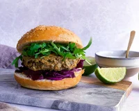 Burger aux lentilles, sauce tahini
