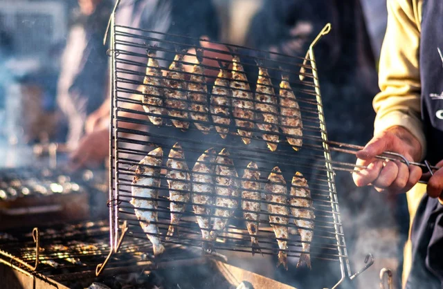 Sardines grillées, une spécialité incontournable. (@Adobe Stock)